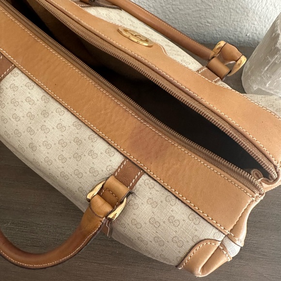 Authentic Vintage Gucci duffel handbag in Tan - Picture 6 of 15